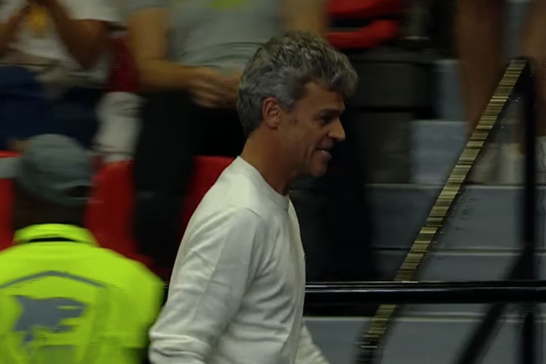 Lenda do tênis, Guga marca presença em jogo de João Fonseca na Copa Davis