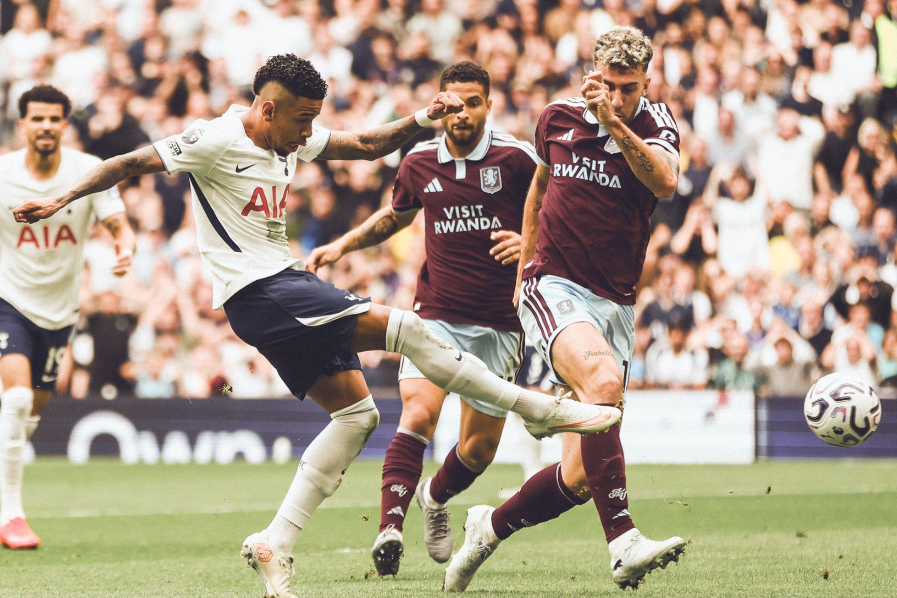 Tottenham é dominado, perde para o Aston Villa e segue em má fase na Premier League