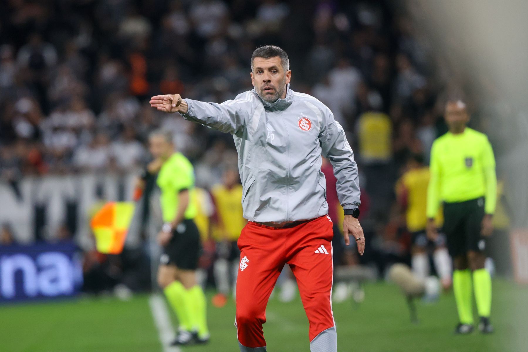 Demitido do Inter, Pezzolano manda recado ao clube nas redes sociais: 'Foi uma honra'