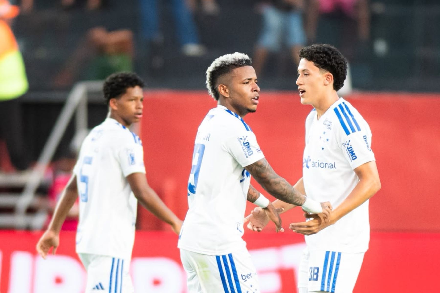 Imprensa estrangeira exalta atacante do Cruzeiro: 'Um dos jogadores em melhor fase'