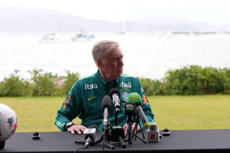 Carlo Ancelotti revela o time que enfrentará a Austrália