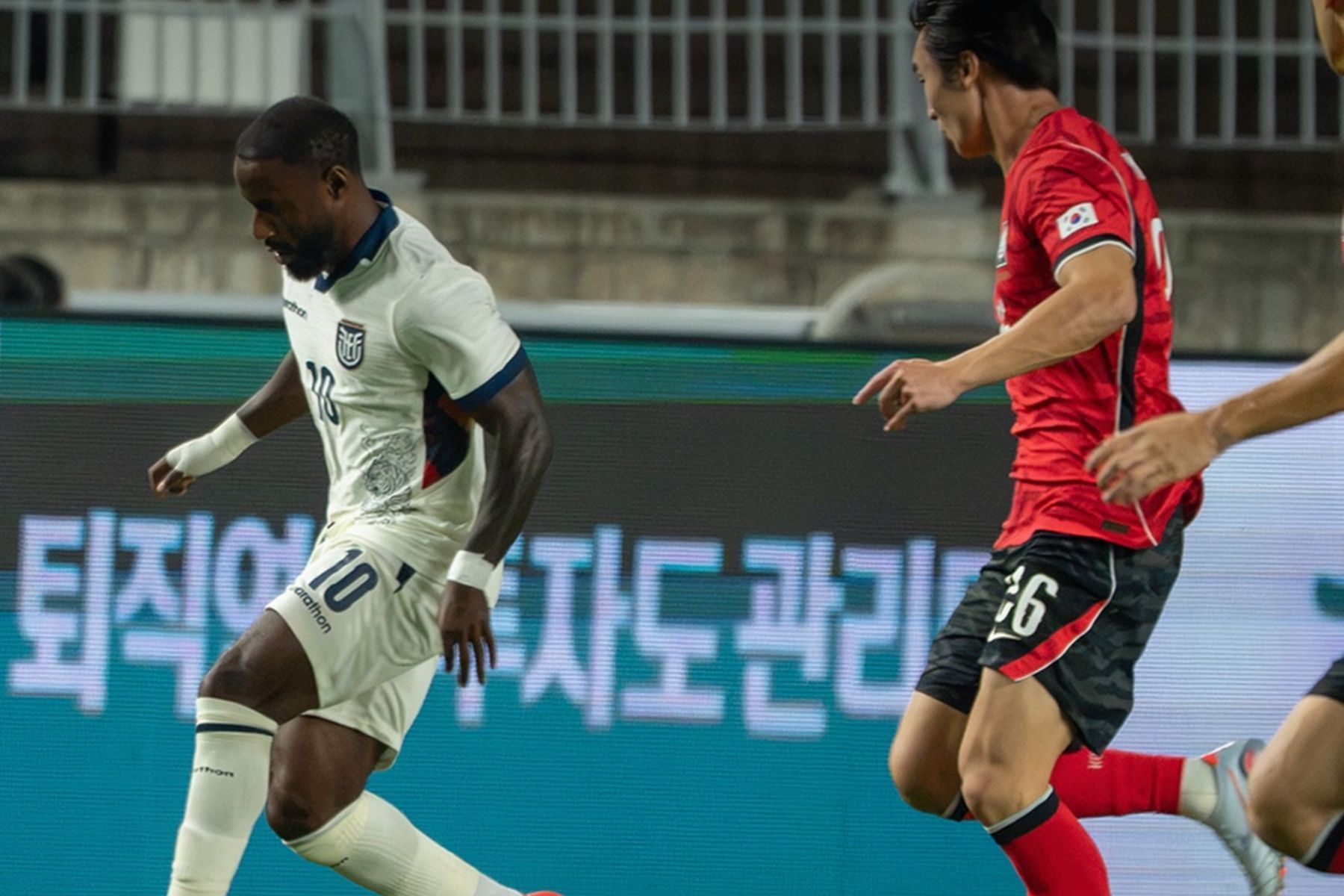 Com 'tropa' de Cruzeiro e Atlético, Equador é goleado pela Coreia em estreia de Gallardo