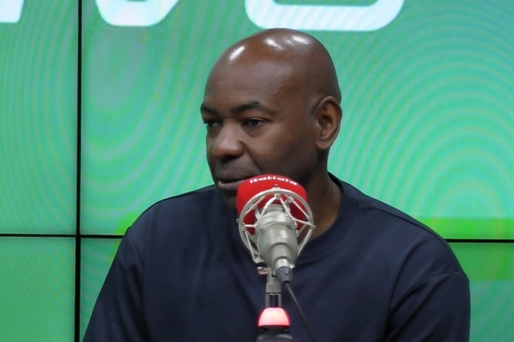 Ex-Atlético, Caçapa relembra episódio em que marcou Romário: 'Não dormi'