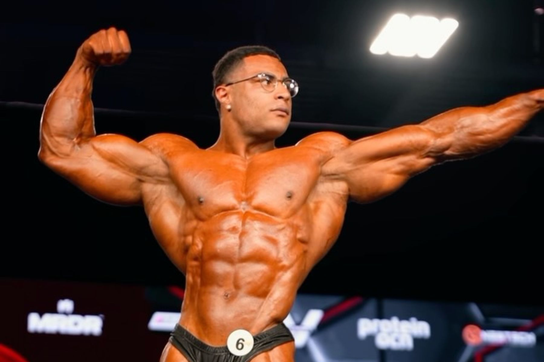 Quem é Niall Darwen, adversário de Ramon Dino no Mr. Olympia 2026