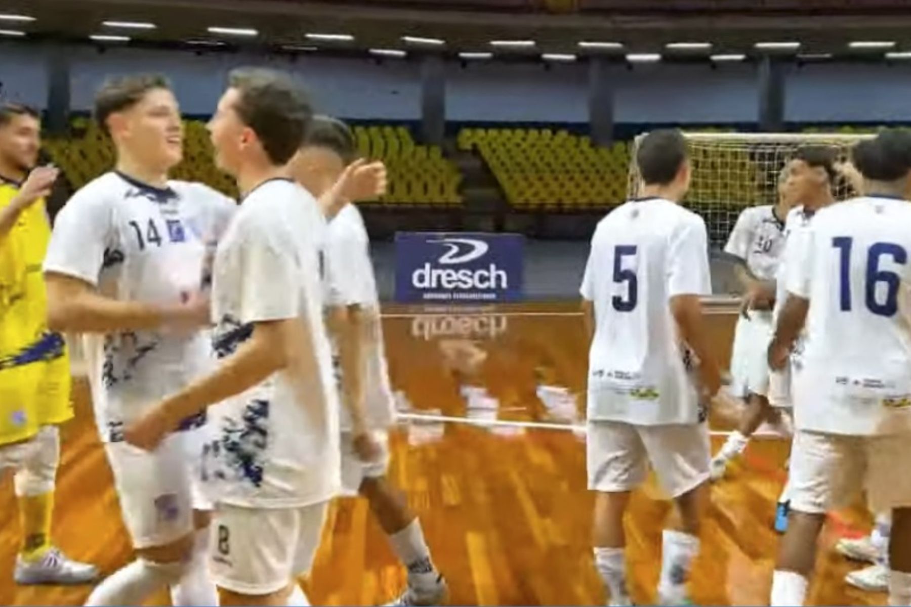 Minas volta a vencer, goleia Cruzeiro e é campeão do Metropolitano Sub-18 de Futsal
