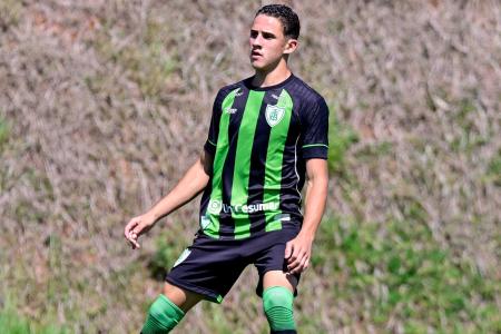 Italo Charbaje, jogador da base do América