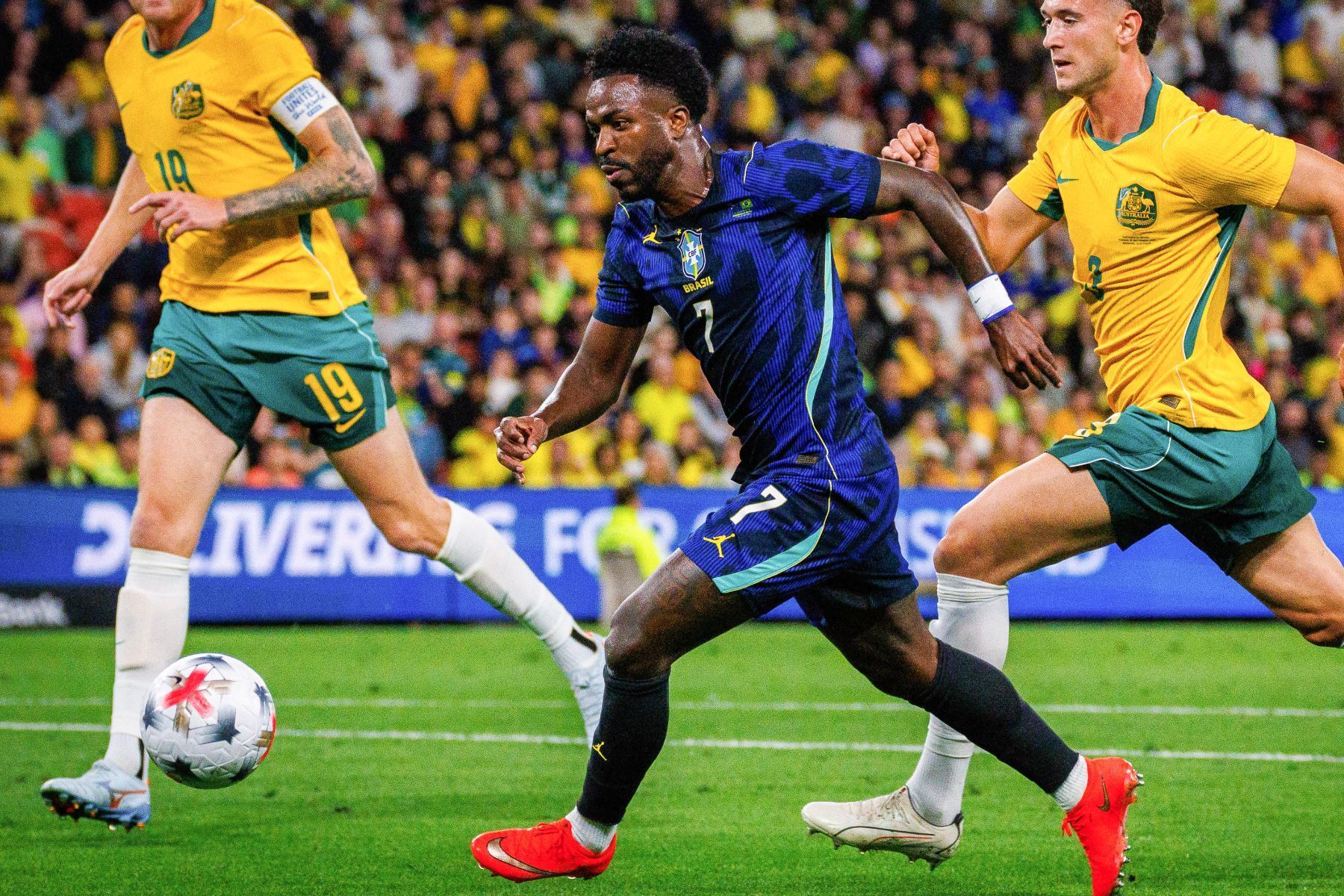 Vini Jr. destaca dificuldade do pós-Copa e comemora volta a marcar pelo Brasil