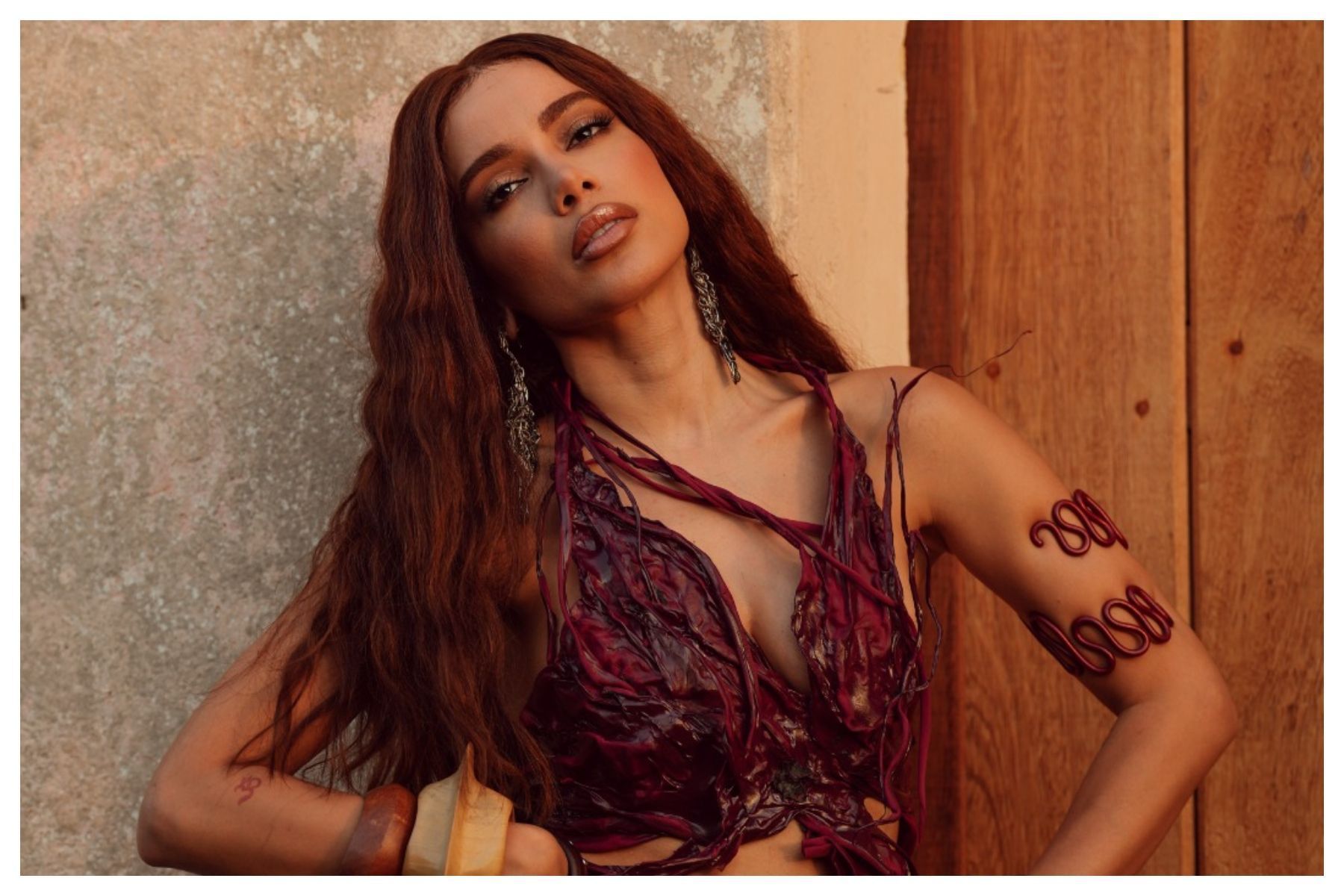 Equipe de Anitta nega atrito entre cantora e presidente da Grande Rio