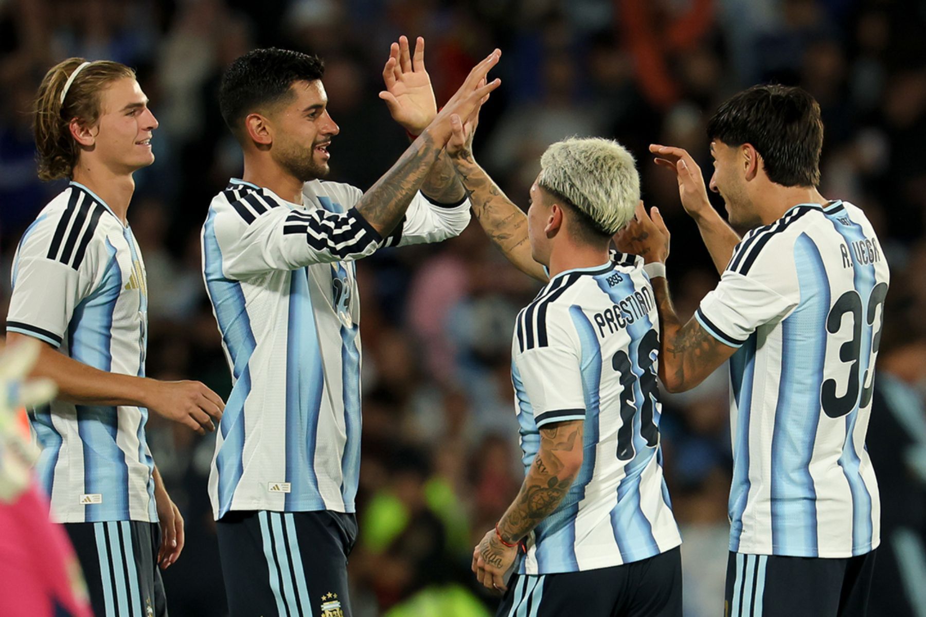 Sem Messi e com gol de atacante do Palmeiras, Argentina goleia Bolívia em amistoso