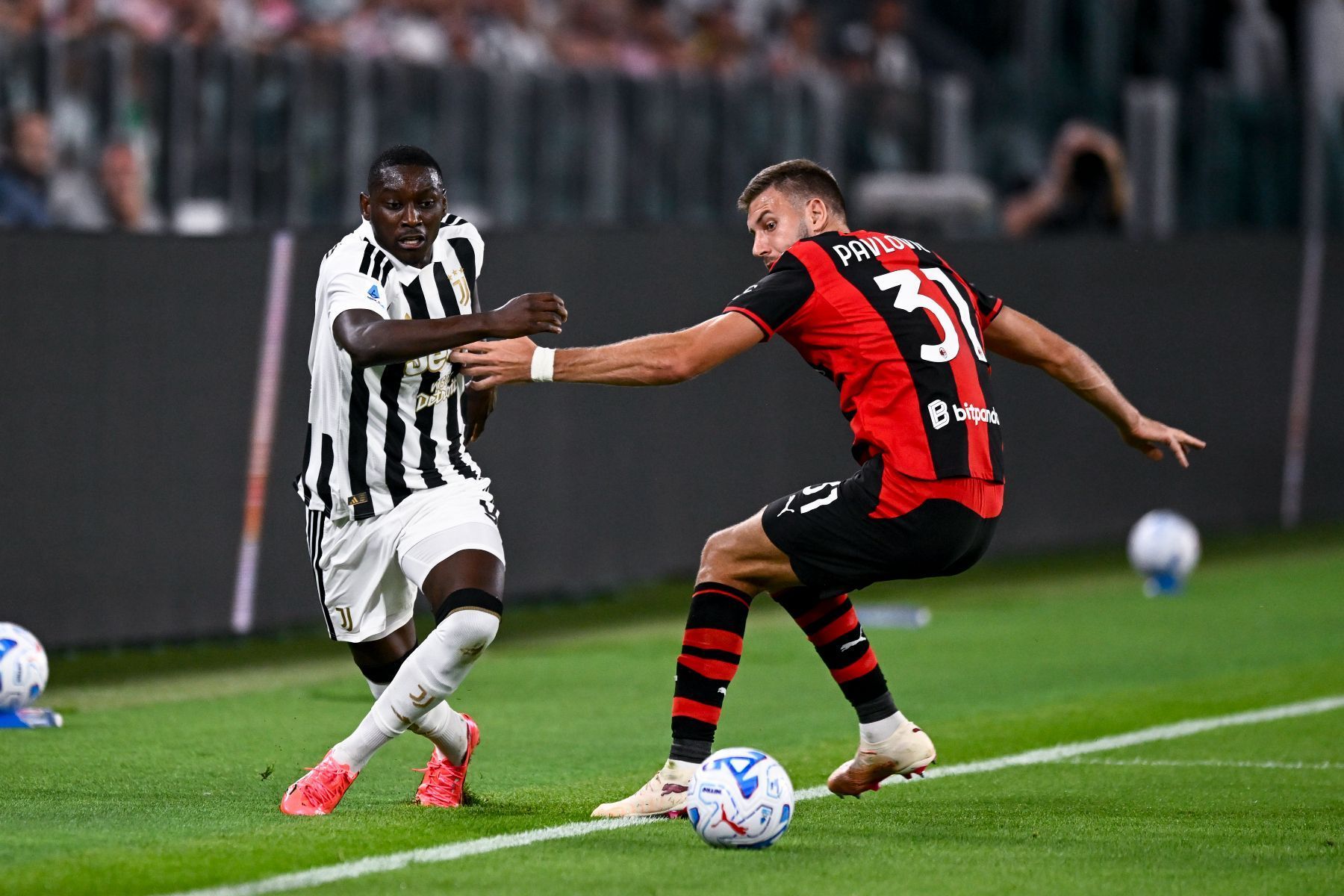Juventus marca nos acréscimos e empata com Milan pelo Italiano
