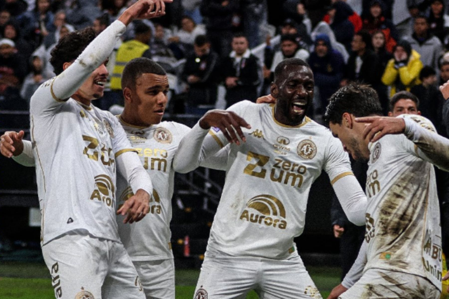 Herói de vitória histórica da Chapecoense no Brasileirão é cria do Corinthians