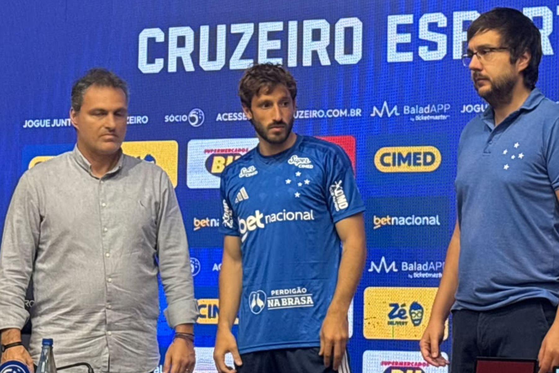 Viña ‘abraça’ pressão no Cruzeiro: 'Se eu não quisesse cobrança, estava em outro time'