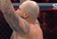 UFC 331: azarão 'quebra a banca' e nocauteia campeão olímpico em 12 segundos