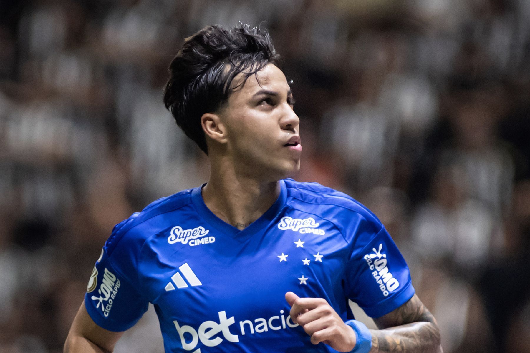 Após polêmica, Kaio Jorge marca pelo Cruzeiro diante do Atlético na Arena MRV