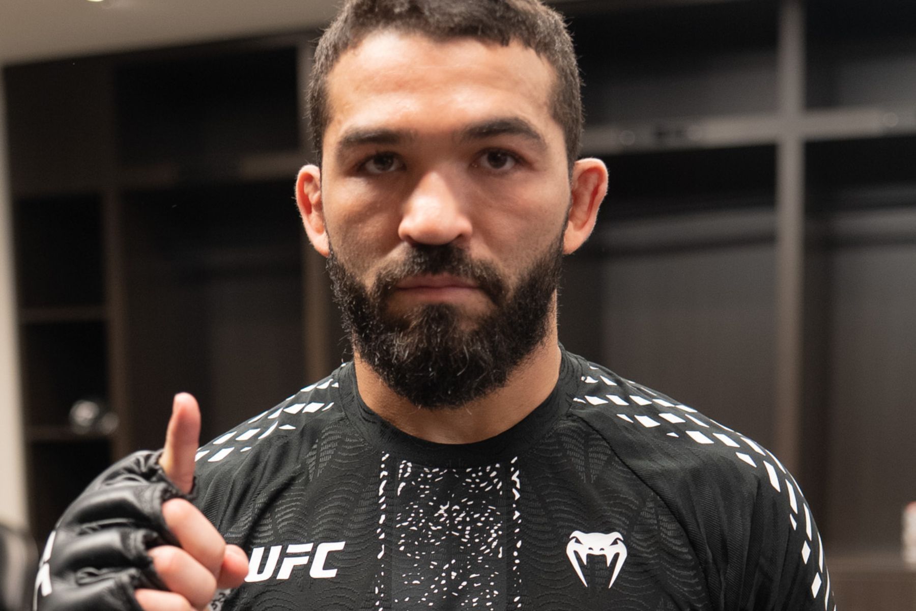 UFC 331: Patrício Pitbull nocauteia hall da fama no 1º round e volta a vencer