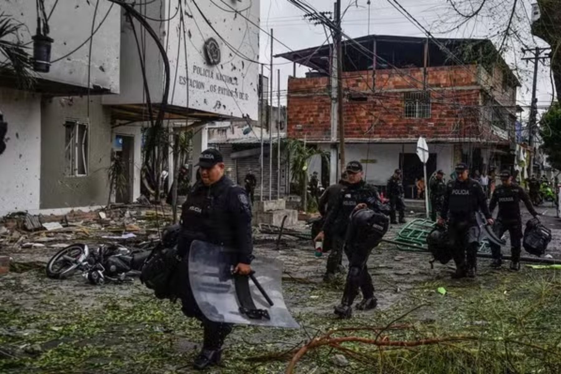 Explosão de carro-bomba na Colômbia mata uma pessoa e deixa 11 feridas