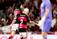 Flamengo vence o Red Bull Bragantino e abre vantagem pelo título do Brasileirão