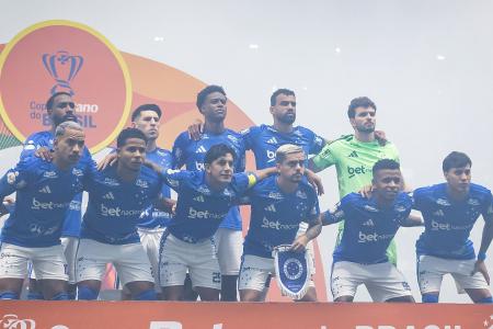 Após quedas nas Copas, Cruzeiro ‘junta os cacos’ e mira reta final do Brasileirão