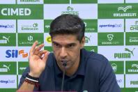 Abel faz reflexão e manda recado a Vitor Roque, em baixa no Palmeiras: 'Sorria mais'