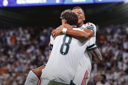 Mbappé e Valverde celebram gol do Real Madrid sobre a Internazionale