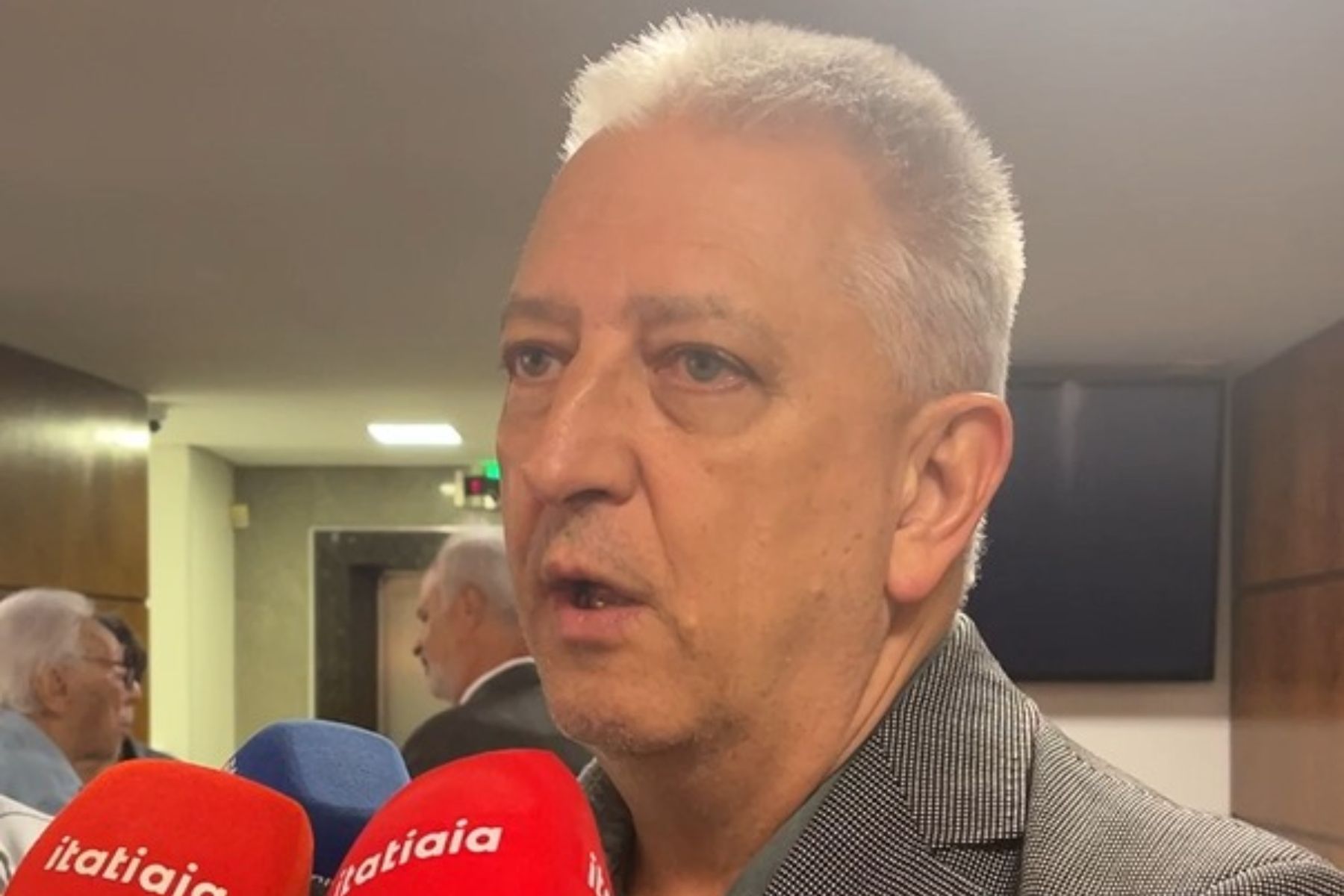 Presidente do América celebra acordo do MPMG por obras do Independência