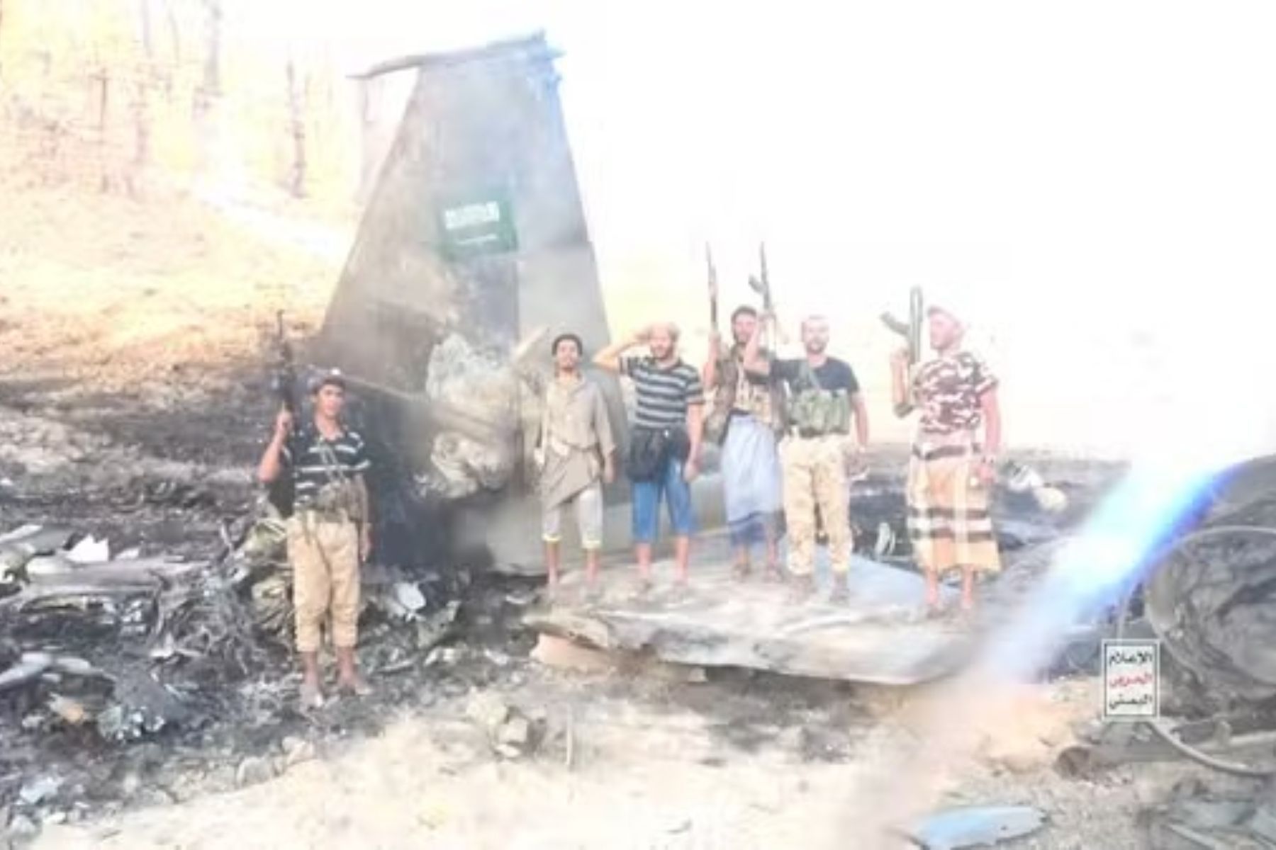 Oriente Médio: Houthis divulgam destroços de caça saudita derrubado no Iêmen