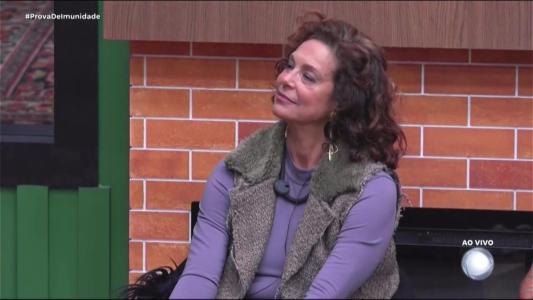 Giovanna Gold reage ao descobrir que virou peoa