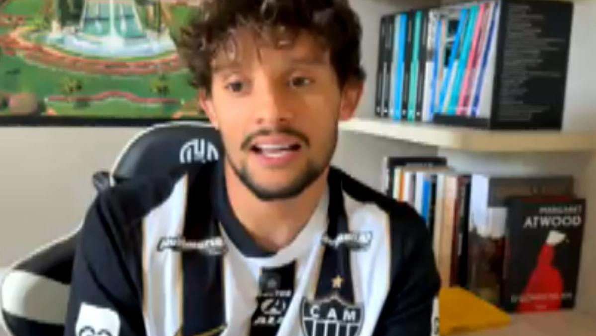 Scarpa fala sobre hábito de leitura e repercussão da ‘Galeitura’: ‘Nunca me senti tão famoso’