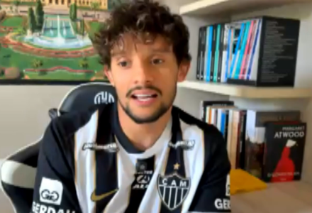 Gustavo Scarpa durante entrevista ao Sportv