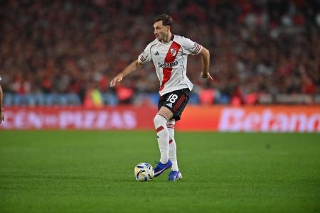 Matias Viña em ação pelo River Plate