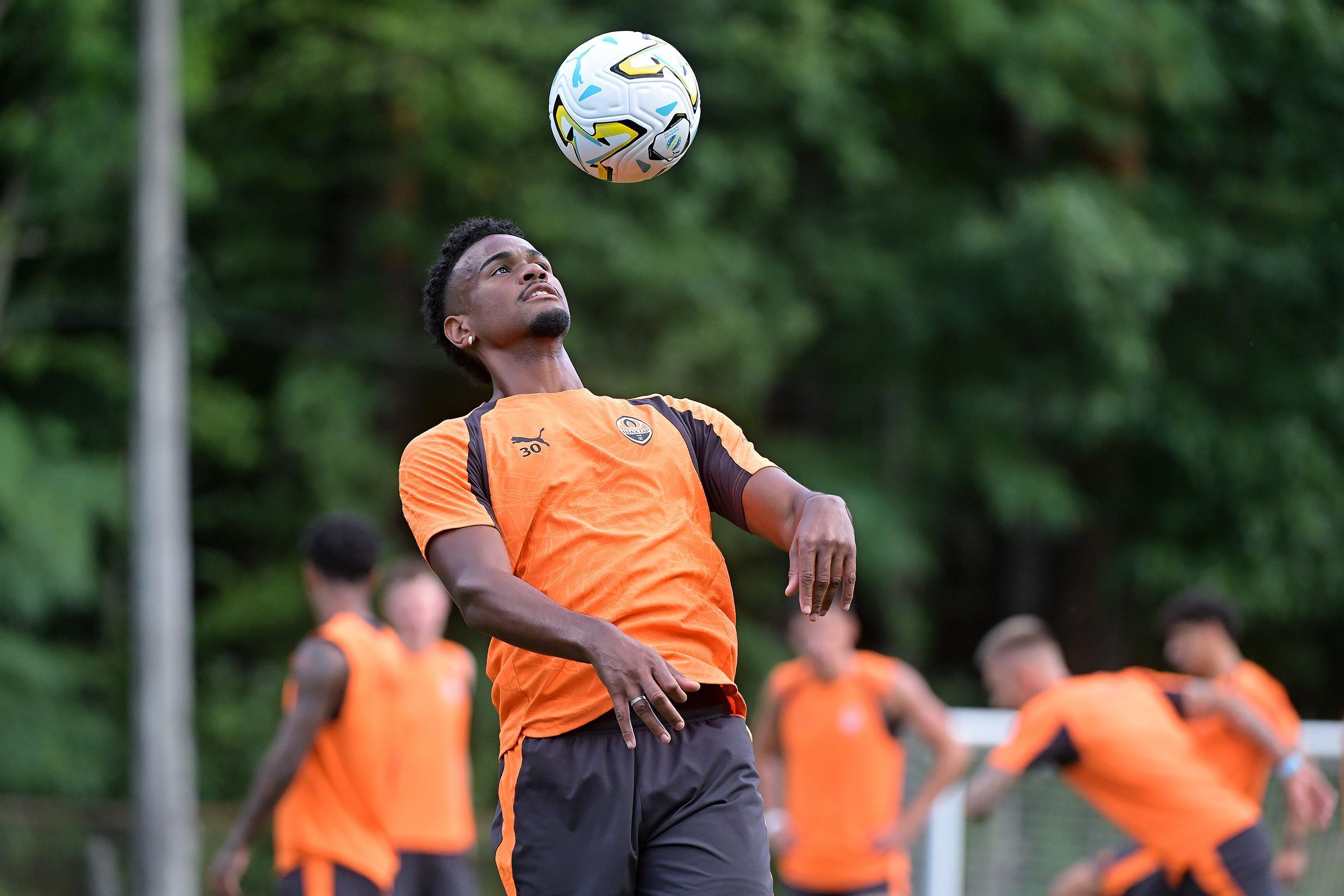 Cria do Atlético é eleito melhor jogador do mês e segue auge na Europa