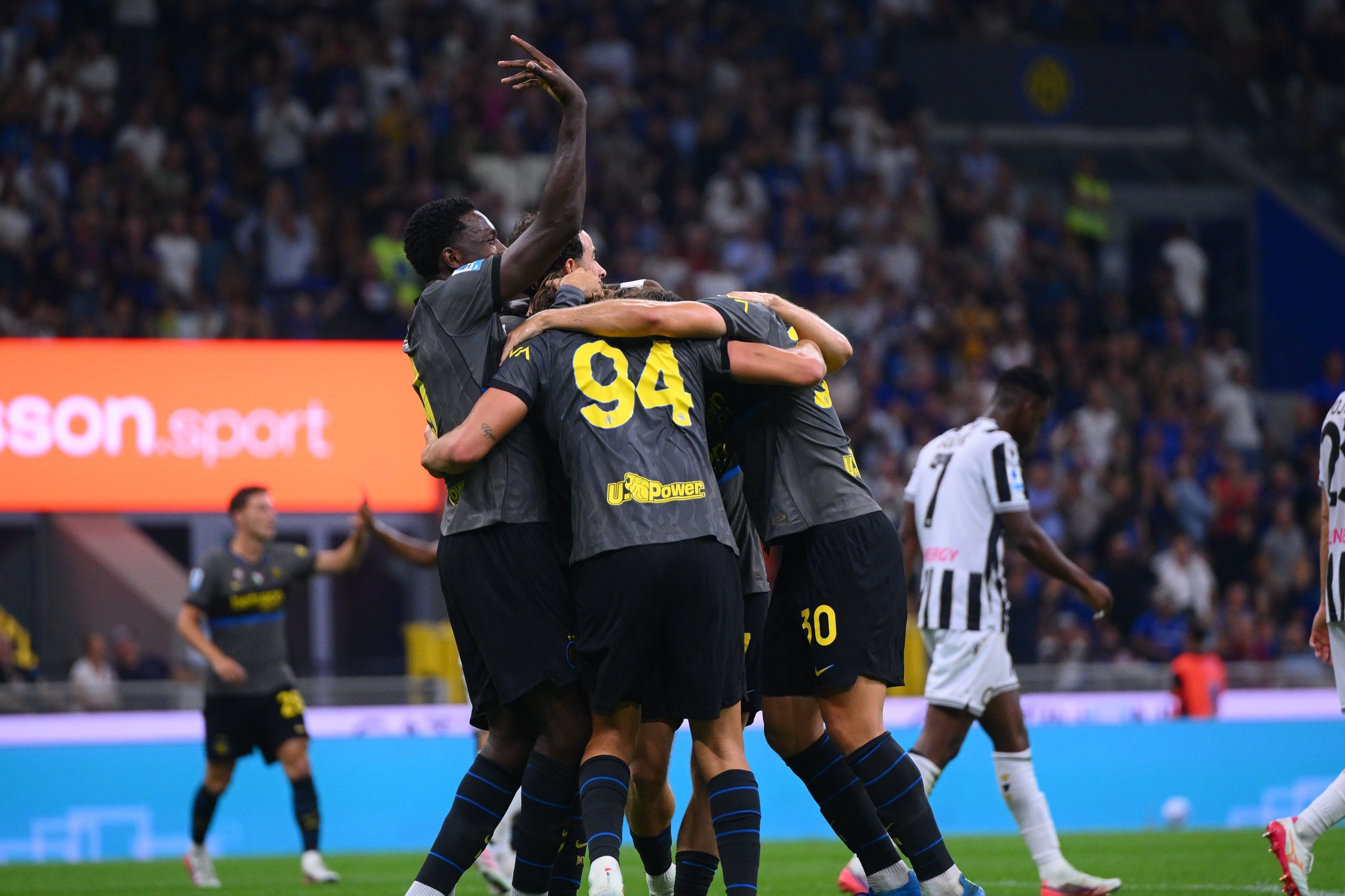 Brasileiro marca, e Internazionale bate Udinese em jogo de oito gols pelo Italiano