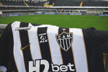 Camisa do Atlético na Vila Belmiro
