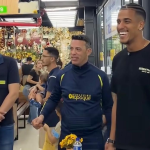 Atlético: Gabriel Delfim dá autógrafos em BH e reage ao carinho da torcida