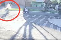 Motociclista perde o controle, atinge árvore e fica gravemente ferido em Franca-SP
