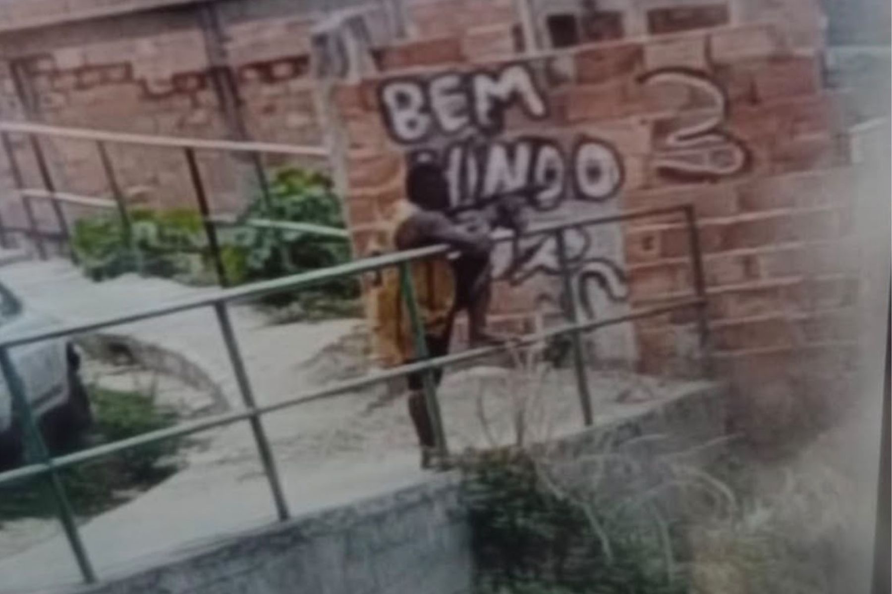 Homem morre baleado por policiais após ser visto com um fuzil em Ribeirão das Neves