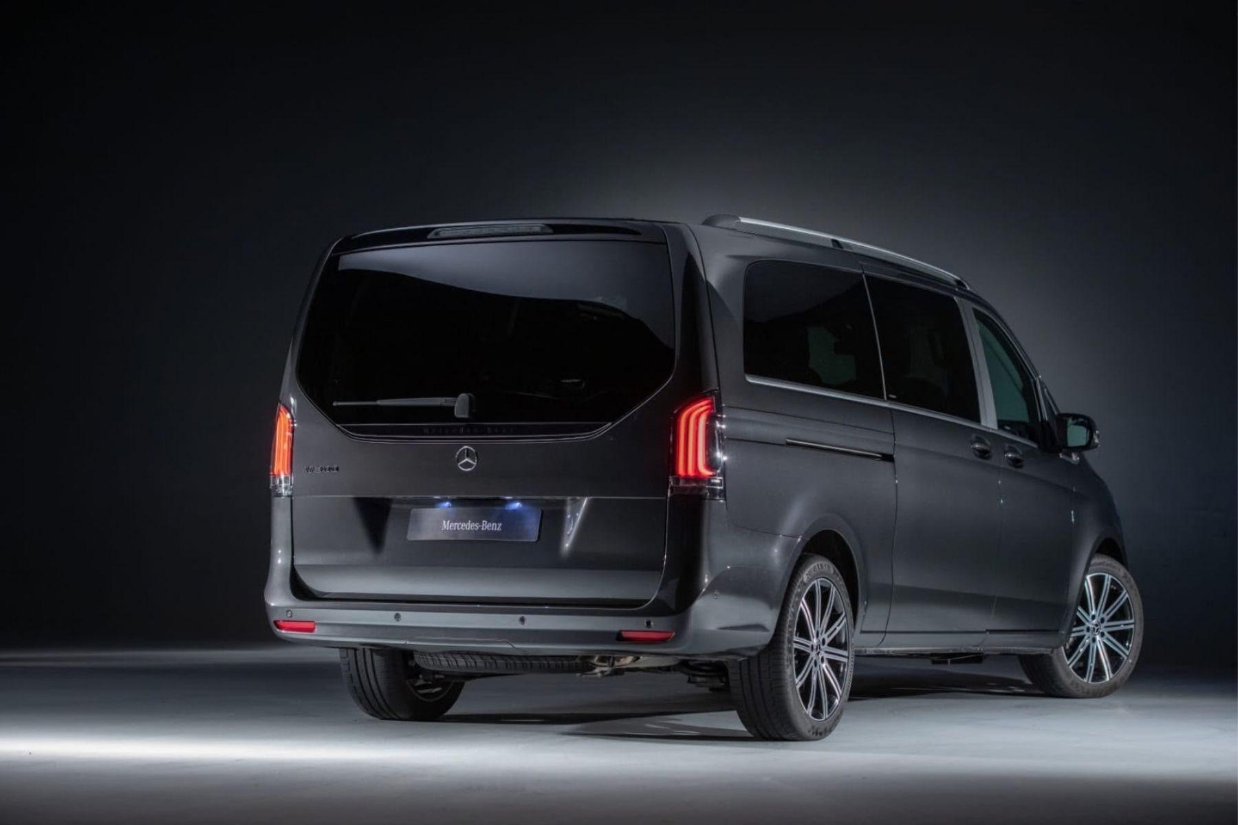 Classe V: minivan da Mercedes chega em duas versões ao Brasil
