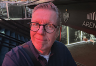 Apresentador de TV se rende ao estádio do Atlético: 'Um dia o Flamengo terá uma assim'