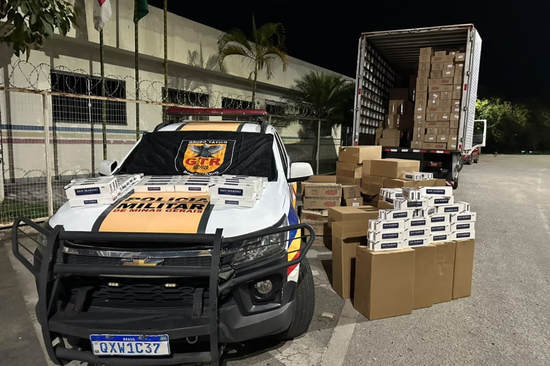 Polícia Militar Rodoviária apreende 250 mil maços de cigarro em patrulhamento na MG-050