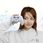 PlayStation anuncia controle DualSense em parceria com Lisa, do BLACKPINK