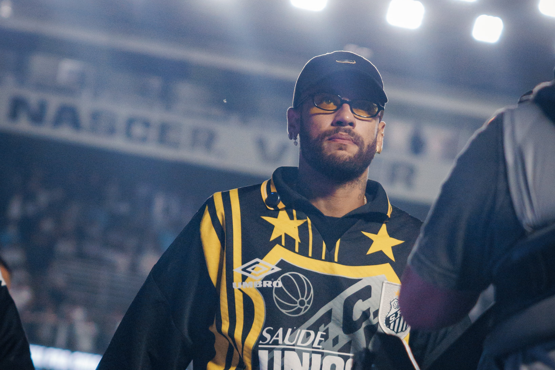 Neymar manda recado a meio-campista do Atlético, que reage: 'Bolado contigo'