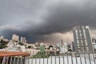 Veja quais são as cidades em Minas sob alerta laranja para tempestade e granizo