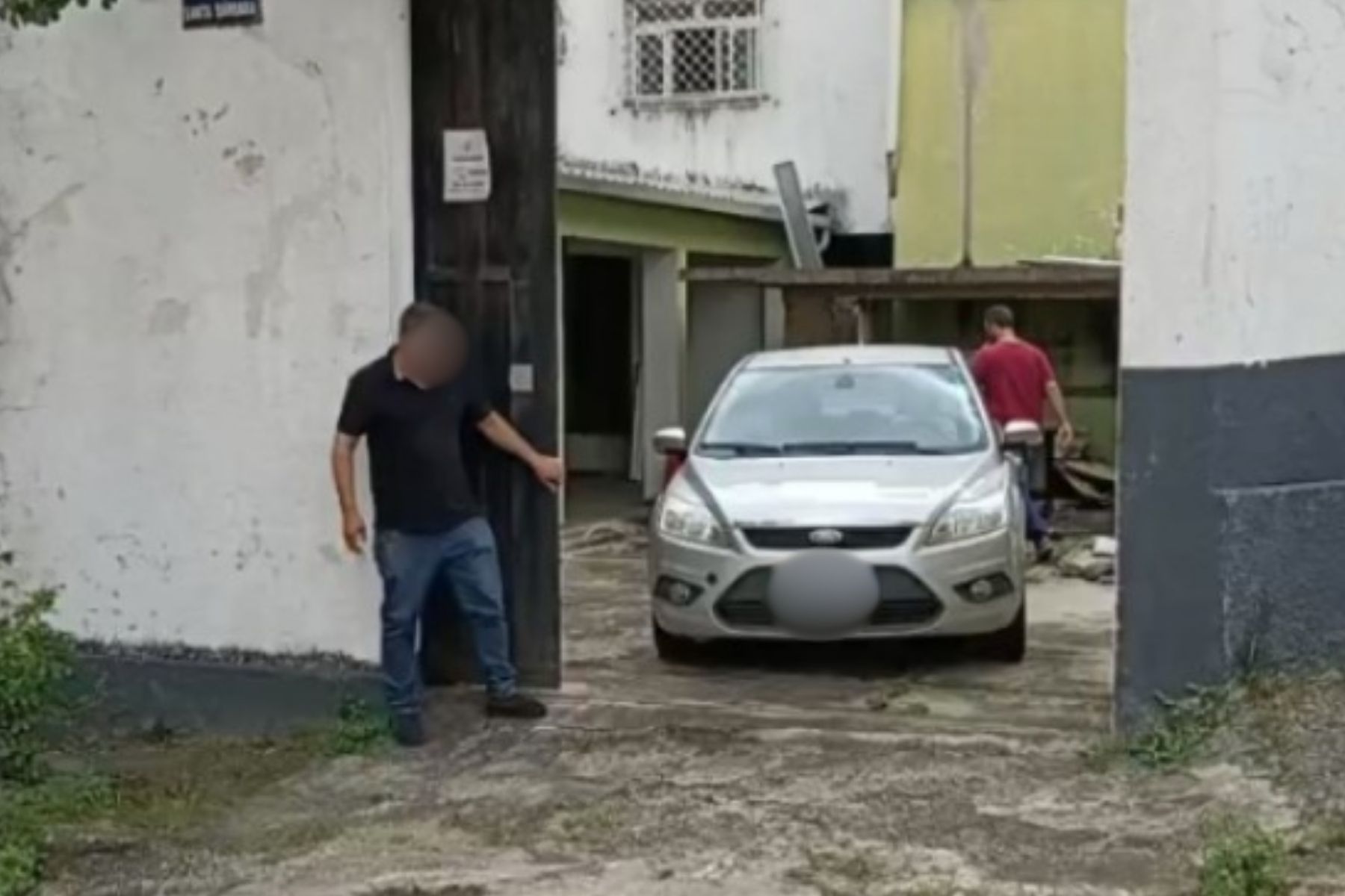 Policial civil investigada por forjar provas em operação se apresenta e é presa em BH