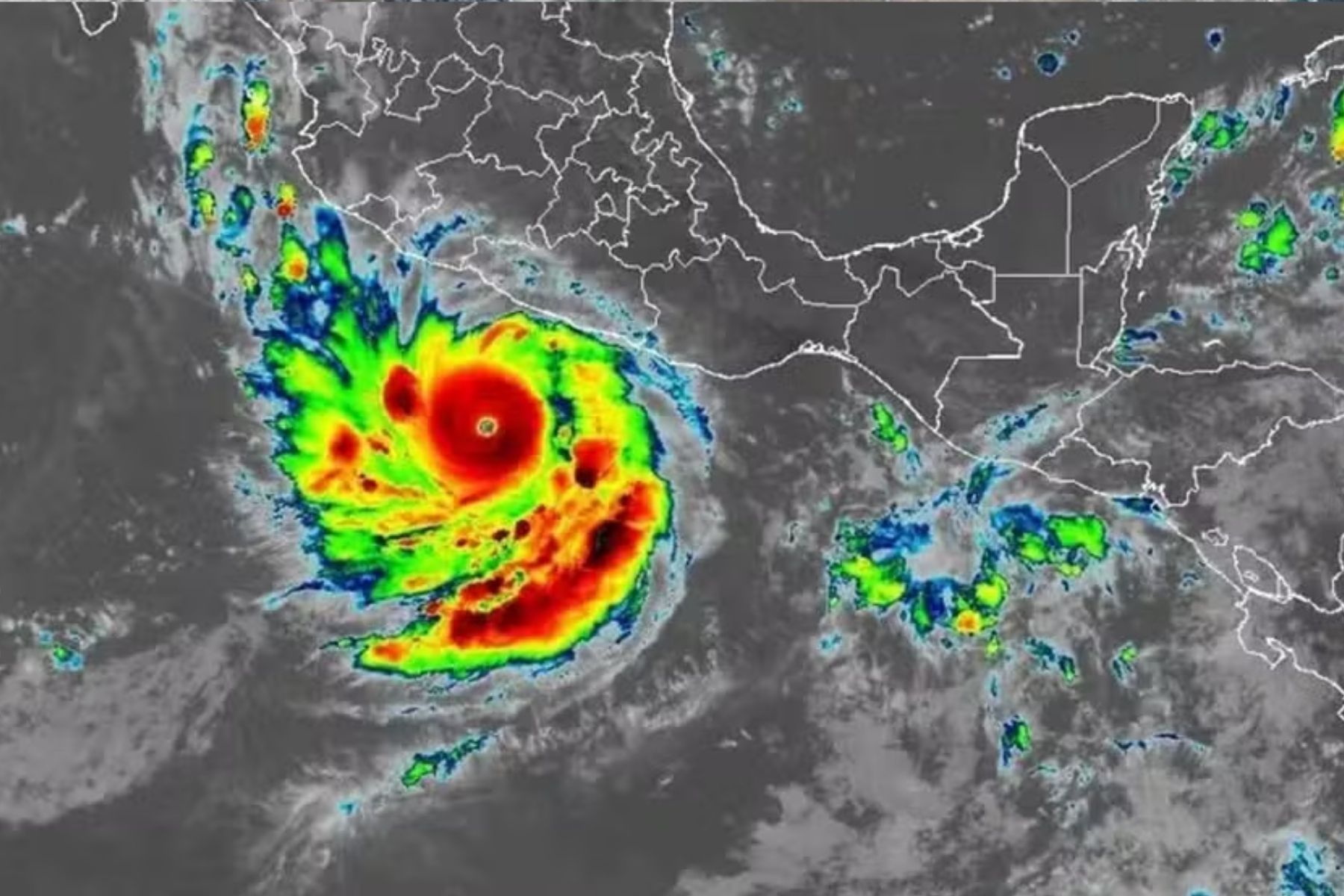 Furacão Polo se intensifica e deixa o México em estado de alerta