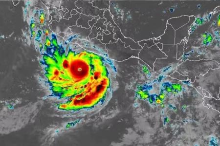 Furacão Polo se intensifica e deixa o México em estado de alerta