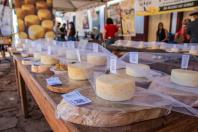 Festa do Queijo do Serro celebra tradição, une gastronomia e shows em MG