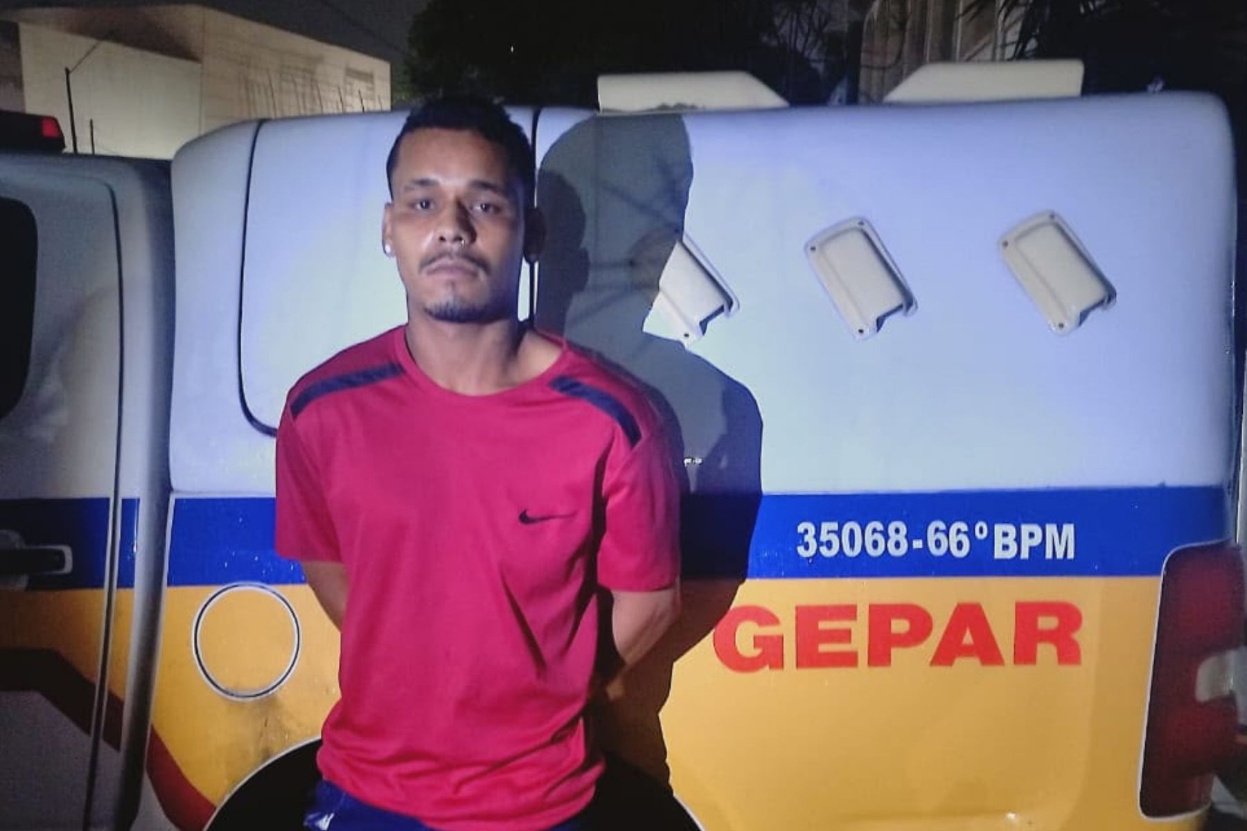 Homem com mandado de prisão em aberto é preso em adega na Grande BH