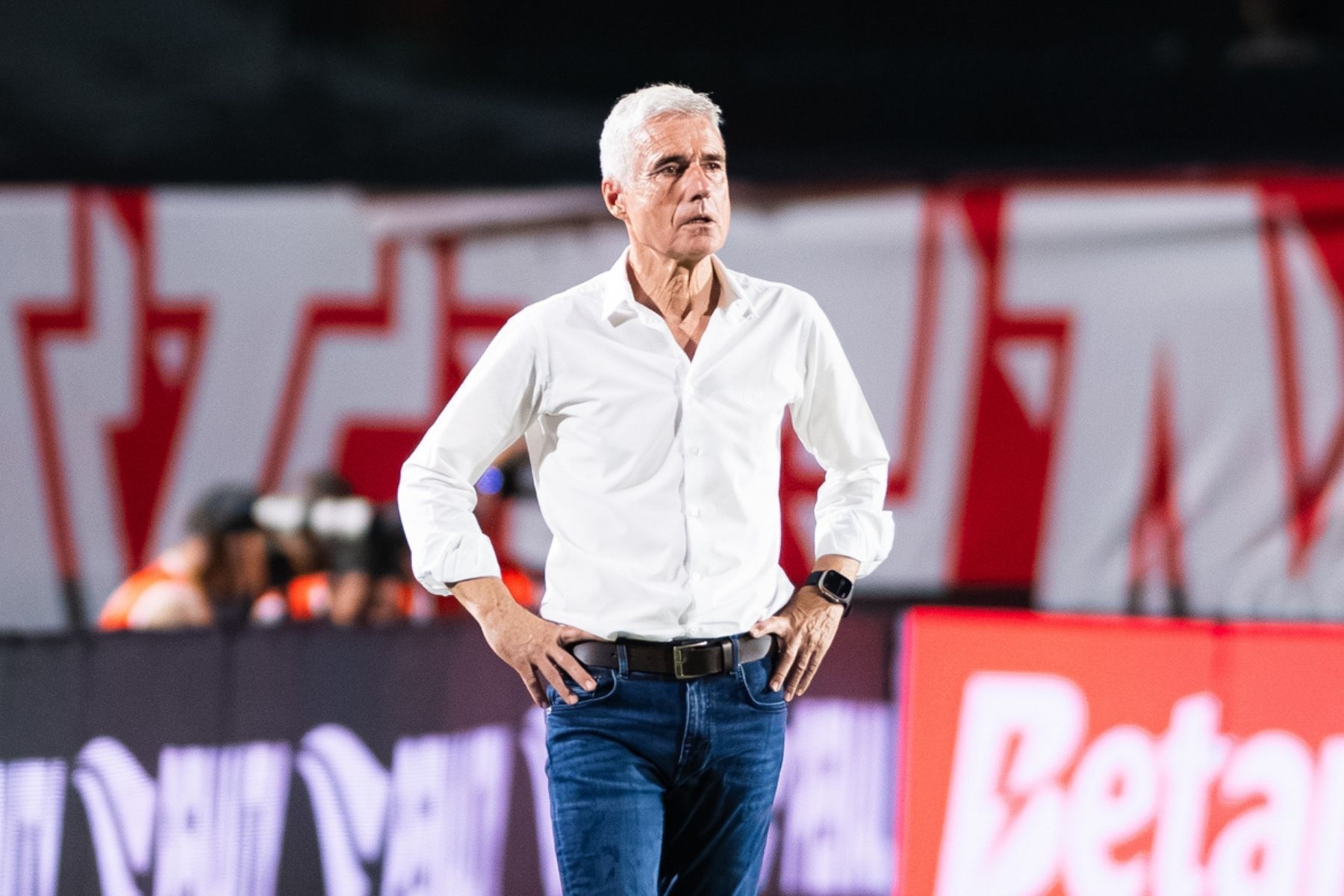 Luís Castro responde sobre crise do Grêmio fora de casa no Campeonato Brasileiro