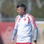 Na berlinda, Pezzolano tem problemas para escalar Internacional contra a Chape