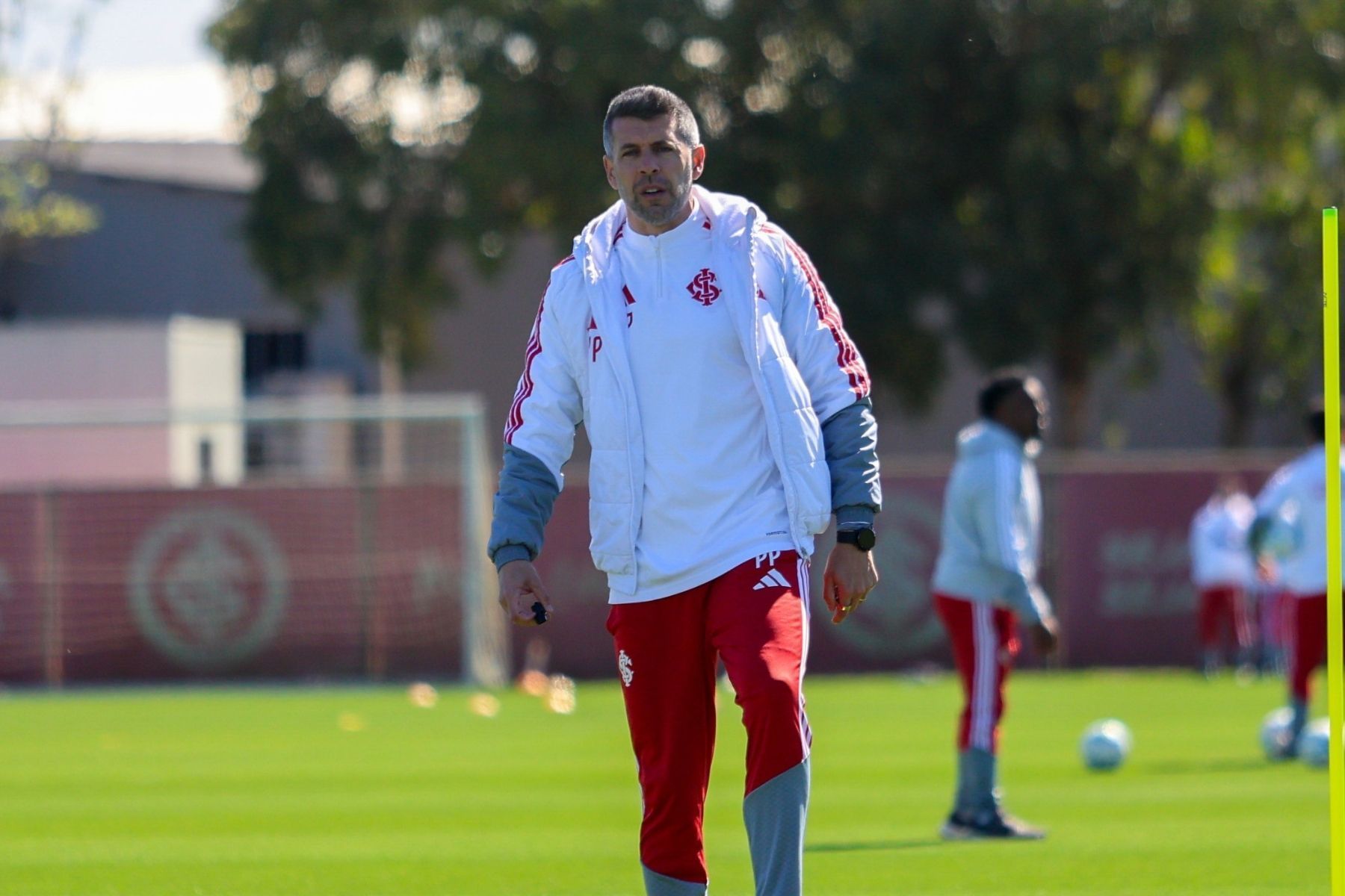Pezzolano prepara mudanças no Internacional para duelo com o São Paulo